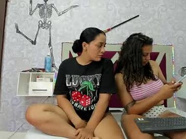 LucyAndBella Webcam