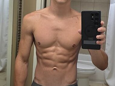 NextDoorNick421 Webcam